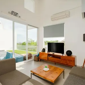 Aurelia Villa